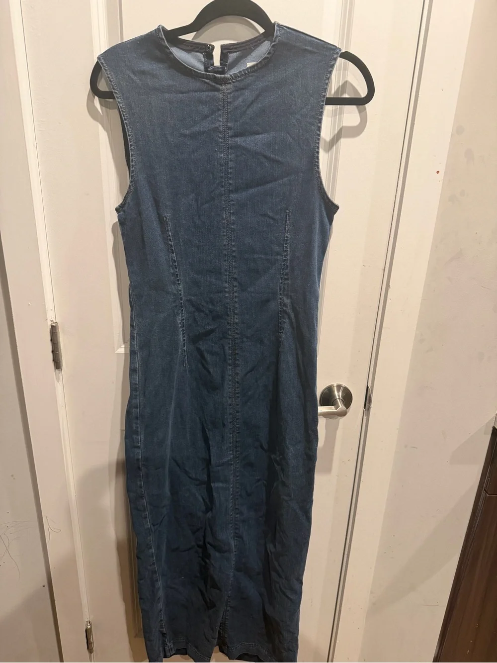Reformation Sleeveless Denim Midi Dress in Blue with Black Belt - Picture 4 of 8